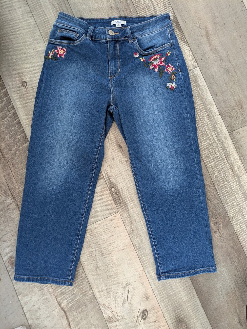 Croft & Barrow Floral Embroidered Denim Classic Stretch Capris - Size 6 Boho